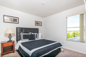 5 bedrooms, laptop workspace, bed sheets - Rent a Luxury Villa on Highlands Reserve Resort, Minutes From Disney, Orlando Villa 1004 (Davenport)