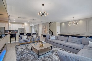 Villa (Multiple Bedrooms) | Servicio de la propiedad