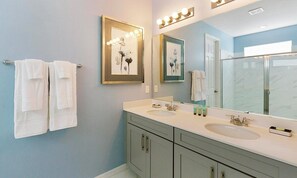 Bathroom - Luxury Private Villa With Large Pool on Solara Resort, Orlando Villa 4711 (Kissimmee)