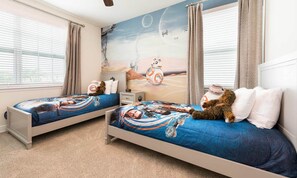 9 bedrooms, laptop workspace, free WiFi, bed sheets