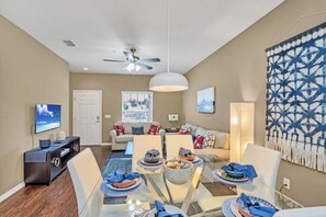 LCD TV - Imagine You and Your Family Renting This 5 Star Villa on West Lucaya Resort, Orlando Townhome 5418 (Kissimmee)