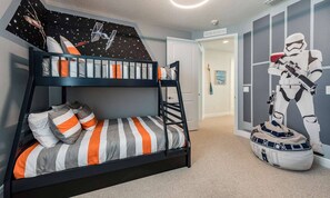 8 bedrooms, laptop workspace, iron/ironing board, bed sheets