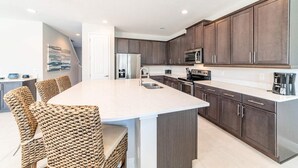 Unclassified image, 2 of 28, button - Luxury Contemporary Style Villa on Encore Resort at Reunion, Orlando Villa 4497 (Kissimmee)