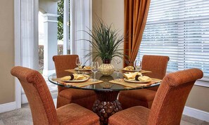 Mikrowelle, Ofen, Herdplatte, Geschirrspüler