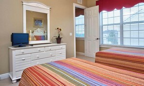 3 bedrooms, laptop workspace, bed sheets