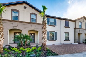 Exterior - Luxury 5 Bedroom Townhome on Windsor at Westside Resort, Orlando Townhome 2795 (Kissimmee)