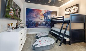 8 slaapkamers, een laptopwerkplek, beddengoed