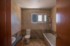 Bathroom - Rent a Luxury Villa in Cyprus Close to the Beach, Sotira Villa 1200 (Sotira)