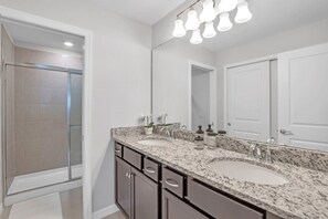 Bathroom - Luxury 5 Star Townhome on Windsor Island Resort,minutes From Disney World, Orlando Townhome 5065 (Davenport)