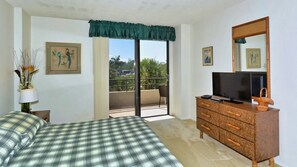 2 habitaciones, espacio para trabajar con laptop y ropa de cama