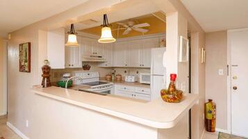 Lò vi sóng, lò nướng, bếp nấu, máy rửa bát