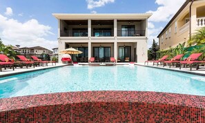Piscine extérieure