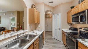 Microwave, oven, stovetop, dishwasher - Perfect 3 Bedroom Condo on Windsor Hills Resort, Orlando Condo 4792 (Kissimmee)