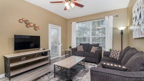 Living room - Perfect 3 Bedroom Condo on Windsor Hills Resort, Orlando Condo 4792 (Kissimmee)