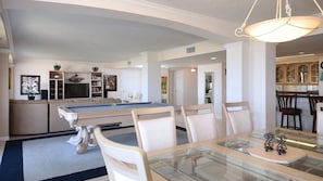 Microwave, oven, stovetop, dishwasher - Perfect Apartment on The Anchorage, Siesta Key Apartment 1022 (Siesta Key)