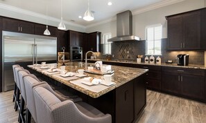 Mikrowelle, Ofen, Herdplatte, Geschirrspüler