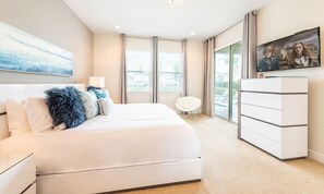 6 Schlafzimmer, laptopgeeigneter Arbeitsplatz, Bettwäsche