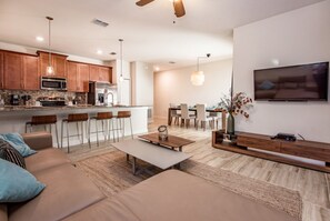 4 bedrooms, laptop workspace, bed sheets