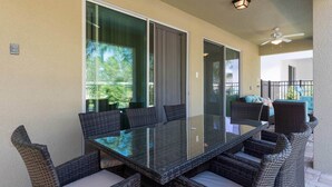 Outdoor dining - Luxury Villa on Encore Resort at Reunion With a Private Pool, Orlando Villa 4696 (Kissimmee)