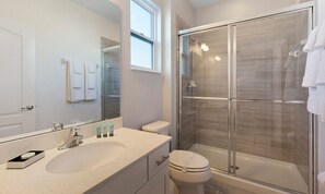 Bathroom - Rent Your Own Orlando Villa With Large Private Pool on Solterra Resort, Orlando Villa 4730 (Davenport)