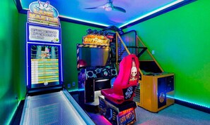 Games room - Rent the Perfect 8 Bedroom Villa on Solara Resort, Orlando Villa 4723 (Kissimmee)