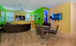 Game room - Rent the Perfect 8 Bedroom Villa on Solara Resort, Orlando Villa 4723 (Kissimmee)