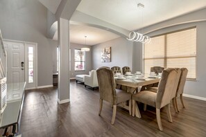 Dining - Rent a Luxury Villa on Emerald Island Resort, Minutes From Disney, Orlando Villa 2791 (Kissimmee)