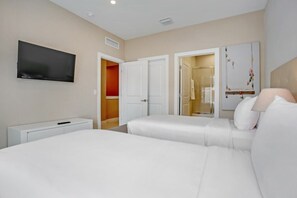 4 bedrooms, laptop workspace