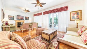 Living area - The Perfect Villa With a Beautiful Private Pool, Orlando Villa 4638 (Kissimmee)