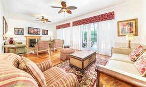 Living area - The Perfect Villa With a Beautiful Private Pool, Orlando Villa 4638 (Kissimmee)