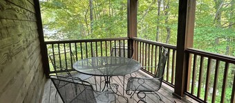 Cozy, Relaxing High Country Cabin w/Fireplace & 2 kayaks!