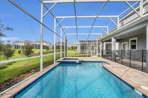 9 habitaciones, espacio para trabajar con laptop y ropa de cama 