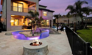 Terrace/patio - Rent Your Own Orlando Villa With Large Private Pool on Reunion Resort and Spa, Orlando Mansion 4629 (Kissimmee)