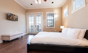 4 habitaciones y espacio para trabajar con laptop 