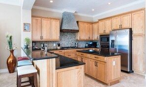 Microondas, horno, parrilla de estufa y lavavajillas 