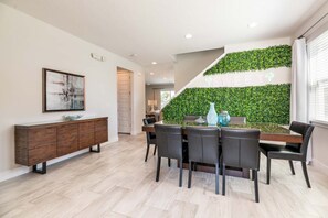 6 bedrooms, laptop workspace, bed sheets - Rent Your Own Orlando Villa With Large Private Pool on Encore Resort at Reunion, Orlando Villa 4373 (Kissimmee)