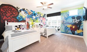 10 bedrooms, laptop workspace, WiFi, bed sheets
