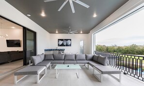 7 室のベッドルーム、ノートパソコン用作業スペース、WiFi、ベッドシーツ