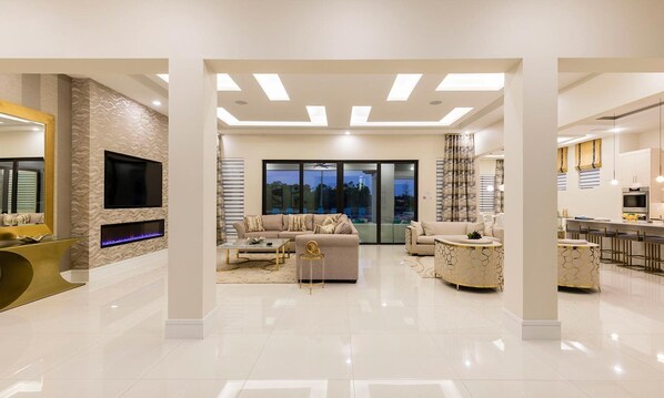 Kamin, Tischfußball, Tischtennisplatte