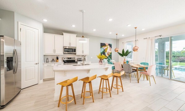 Microwave, oven, stovetop, dishwasher - The Perfect Villa With a Beautiful Private Pool, Orlando Villa 4477 (Kissimmee)