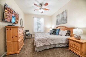 3 bedrooms, laptop workspace, bed sheets