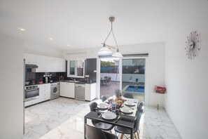 Dining - Rent a Luxury Villa in Cyprus Close to the Beach, Protaras Villa 1194 (Paralimni)