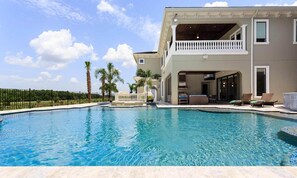 Pool - Luxury Villa on Reunion Resort and Spa With a Private Pool, Orlando Mansion 4748 (Kissimmee)