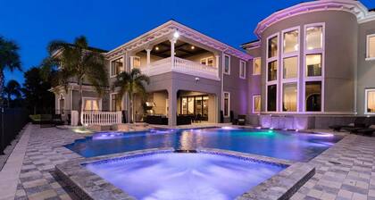 Luxury Villa on Reunion Resort and Spa With a Private Pool, Orlando Mansion 4748