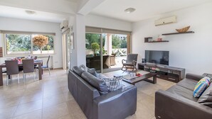 Living room - Rent a Luxury Villa in Cyprus Close to the Beach, Protaras Villa 1228 (Paralimni)