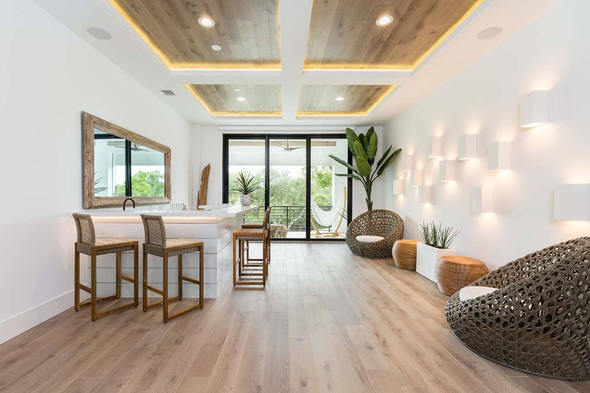 المنشأة من الداخل