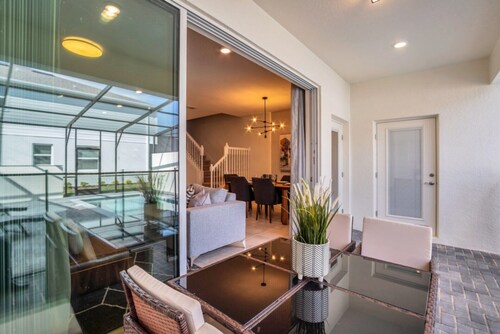 Luxury Home on Windsor Island Resort, Orlando Townhome 5070