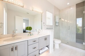 Bathroom - Luxury Villa on Reunion Resort and Spa With a Private Pool, Orlando Villa 5473 (Kissimmee)