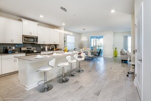 Microwave, oven, stovetop, dishwasher - 5 Star Villa Close to Disney, Orlando Villa 2545 (Davenport)