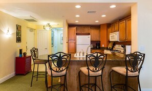 Mikrowelle, Ofen, Herdplatte, Geschirrspüler